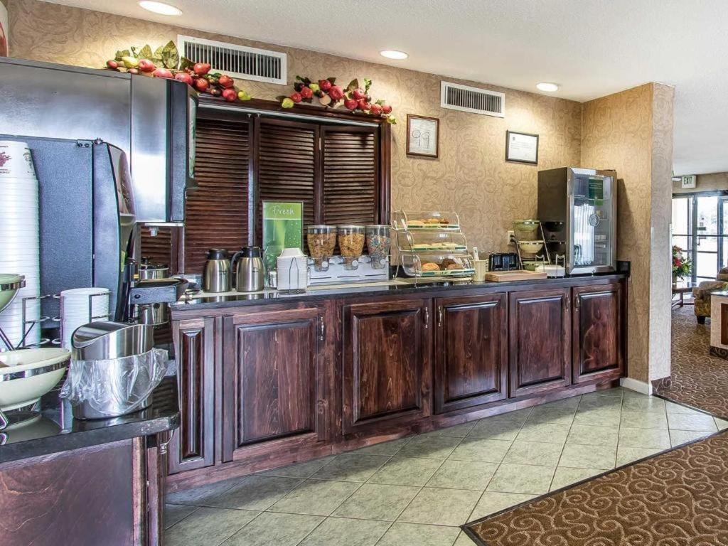 Quality Inn Andalusia Exterior foto
